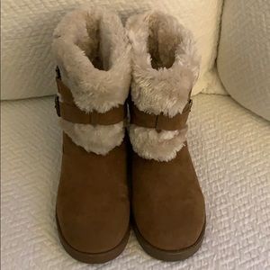 Guess  fur boots